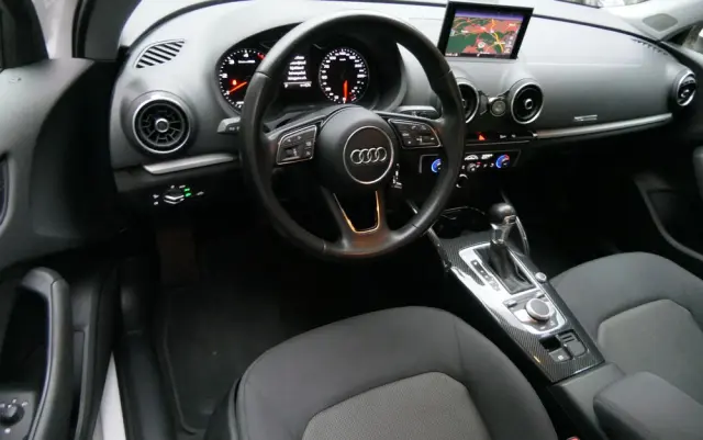 AUDI A3 Limousine 1.6 TDI S tronic design