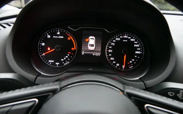 AUDI A3 Limousine 1.6 TDI S tronic design