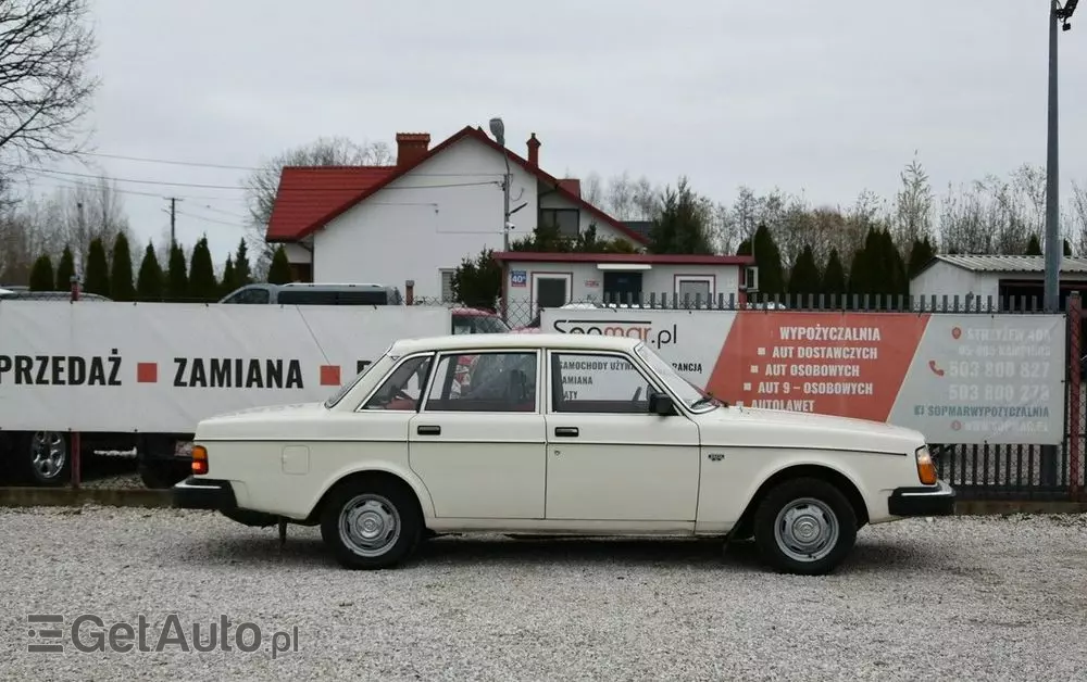 VOLVO Seria 200 