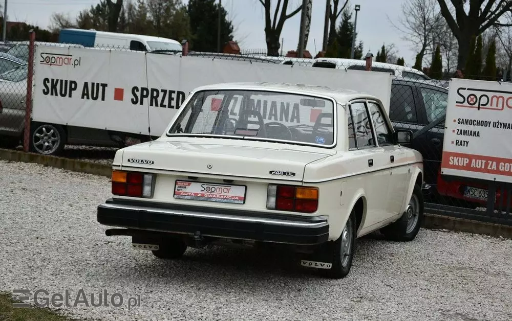 VOLVO Seria 200 