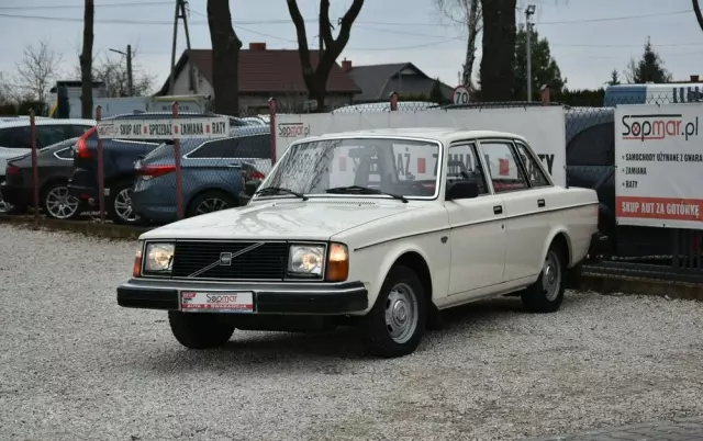 VOLVO Seria 200 