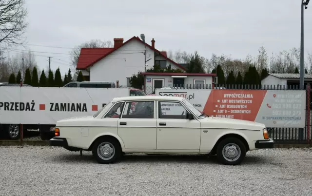 VOLVO Seria 200 