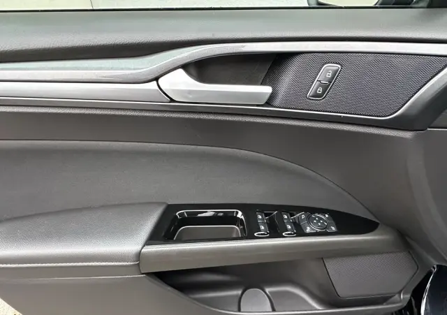 FORD Mondeo 2.0 TDCi STart-Stopp PowerShift-Aut Titanium