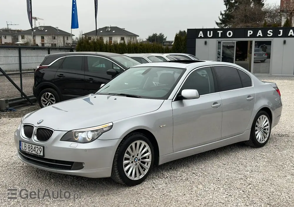 BMW Seria 5 523i Edition Exclusive