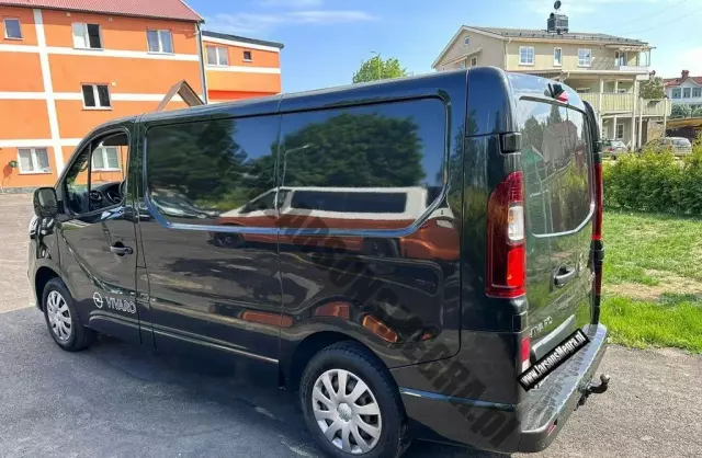 OPEL Vivaro 