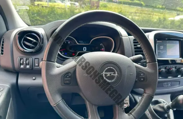 OPEL Vivaro 