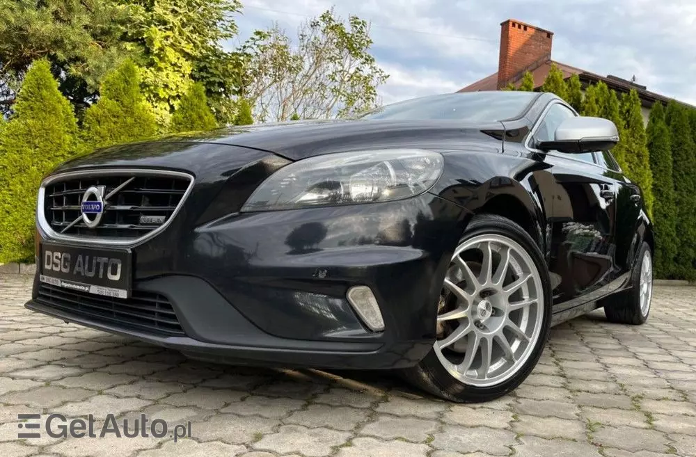 VOLVO V40 