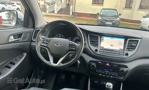 HYUNDAI Tucson 