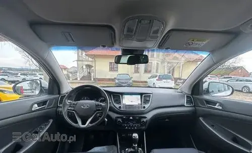 HYUNDAI Tucson 