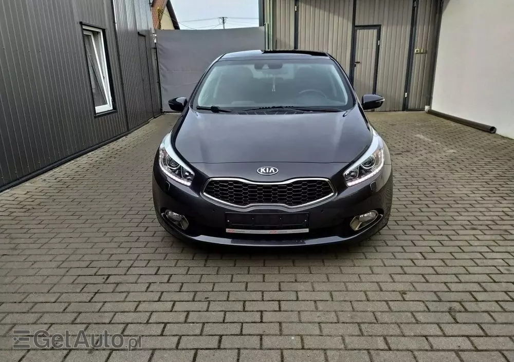 KIA Ceed 1.6 CRDi 128 Platinum Edition