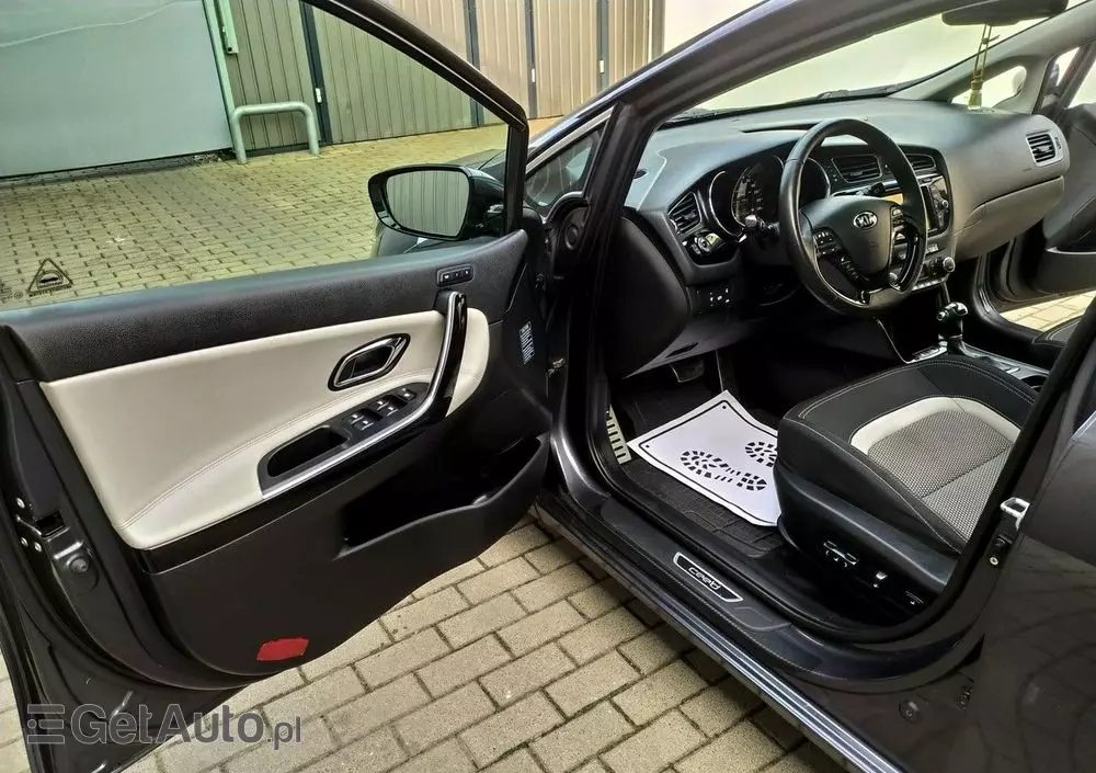 KIA Ceed 1.6 CRDi 128 Platinum Edition