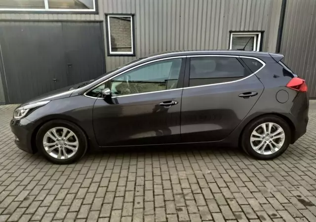 KIA Ceed 1.6 CRDi 128 Platinum Edition