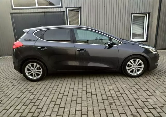 KIA Ceed 1.6 CRDi 128 Platinum Edition