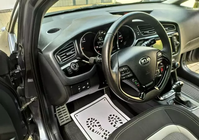 KIA Ceed 1.6 CRDi 128 Platinum Edition