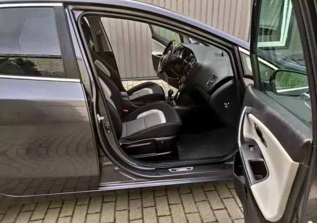 KIA Ceed 1.6 CRDi 128 Platinum Edition