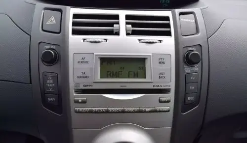 TOYOTA Yaris 