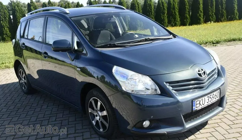 TOYOTA Verso 