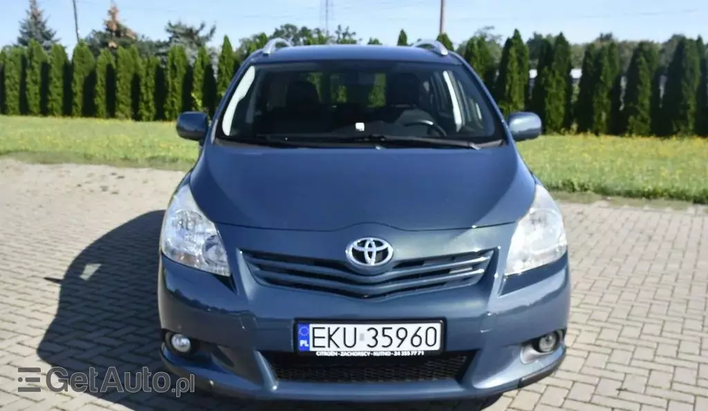 TOYOTA Verso 