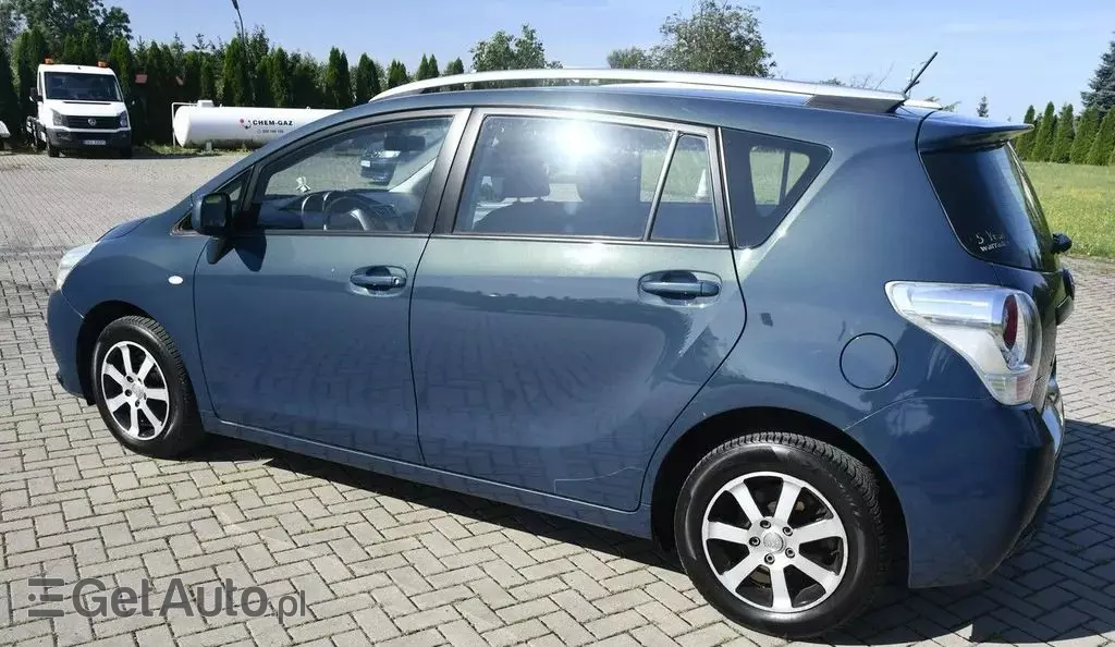 TOYOTA Verso 