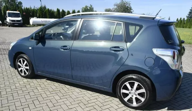 TOYOTA Verso 