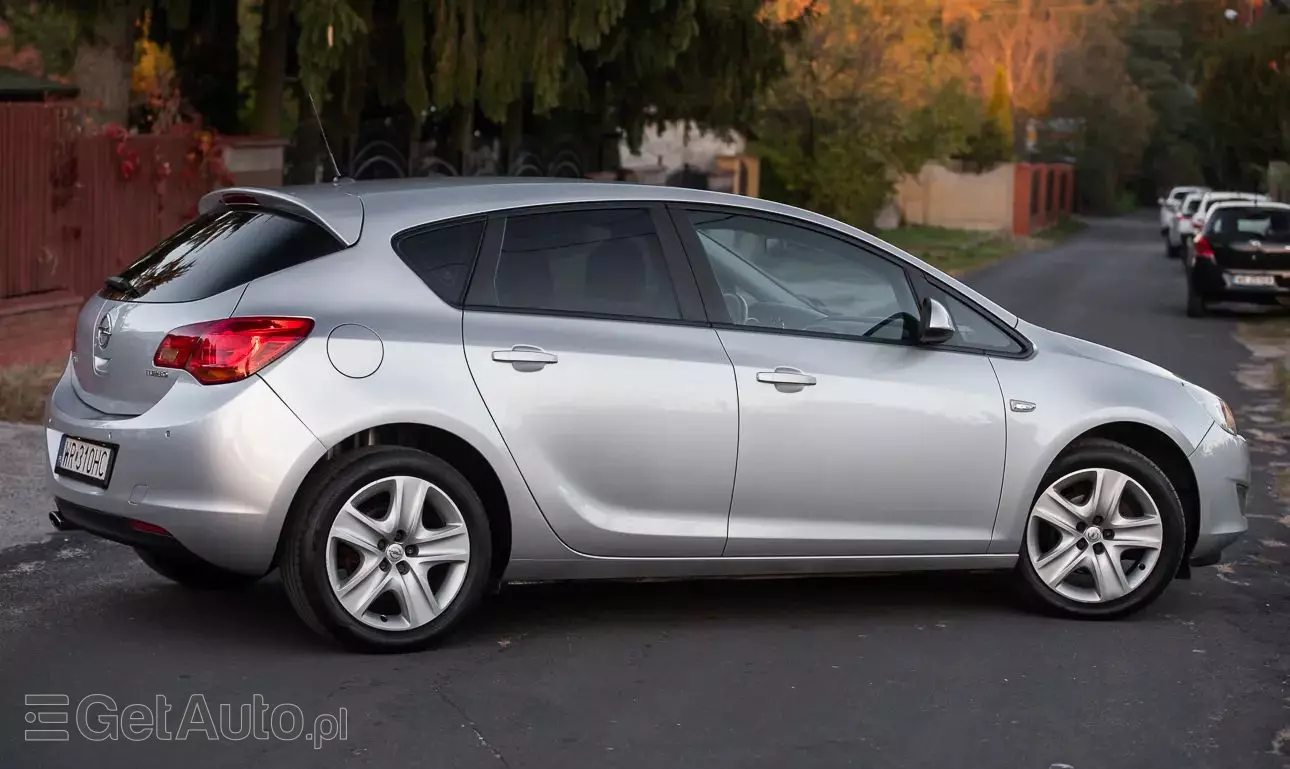 OPEL Astra 1.4 Turbo Active