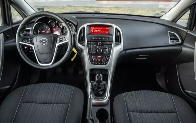 OPEL Astra 1.4 Turbo Active
