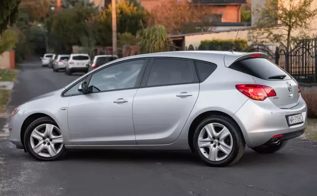 OPEL Astra 1.4 Turbo Active