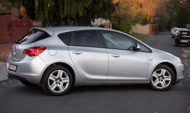 OPEL Astra 1.4 Turbo Active