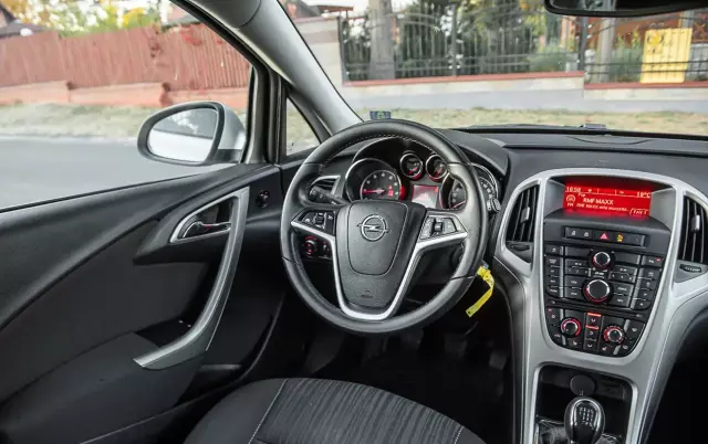 OPEL Astra 1.4 Turbo Active
