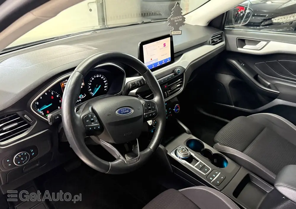 FORD Focus 1.0 EcoBoost Hybrid TITANIUM