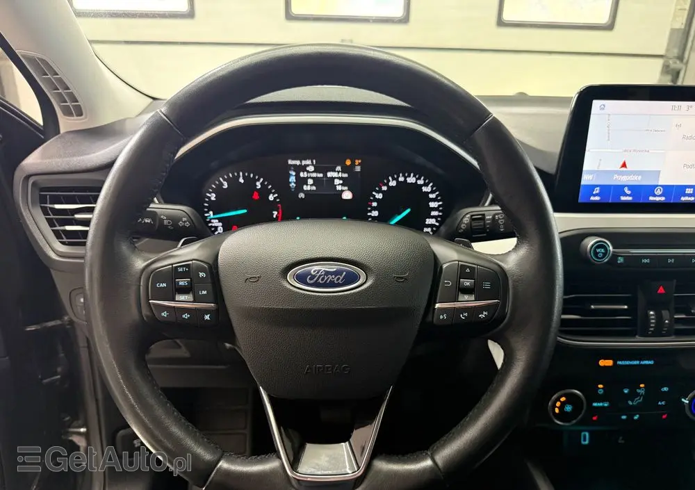 FORD Focus 1.0 EcoBoost Hybrid TITANIUM