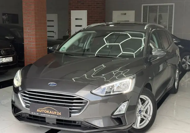 FORD Focus 1.0 EcoBoost Hybrid TITANIUM