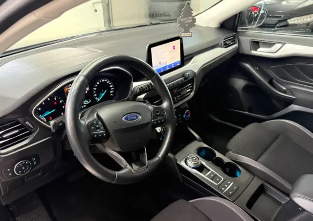 FORD Focus 1.0 EcoBoost Hybrid TITANIUM
