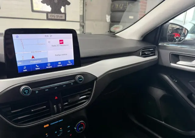 FORD Focus 1.0 EcoBoost Hybrid TITANIUM