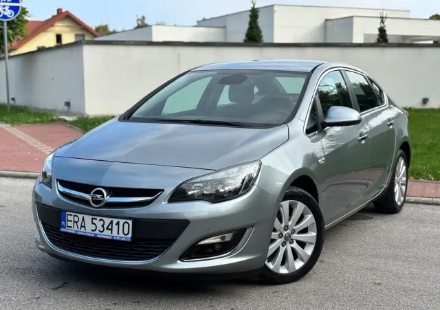OPEL Astra 1.4 ecoFLEX Cosmo
