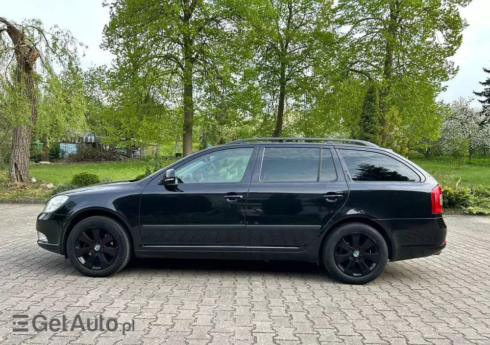 SKODA Octavia 1.6 TDI Ambition DSG