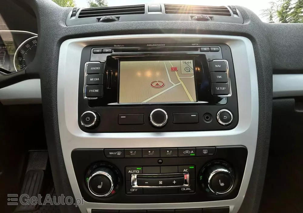 SKODA Octavia 1.6 TDI Ambition DSG