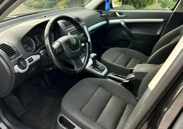 SKODA Octavia 1.6 TDI Ambition DSG