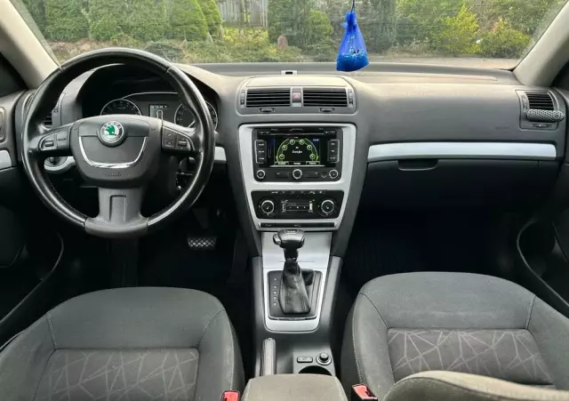SKODA Octavia 1.6 TDI Ambition DSG