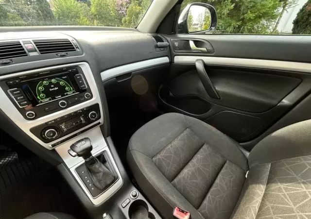 SKODA Octavia 1.6 TDI Ambition DSG