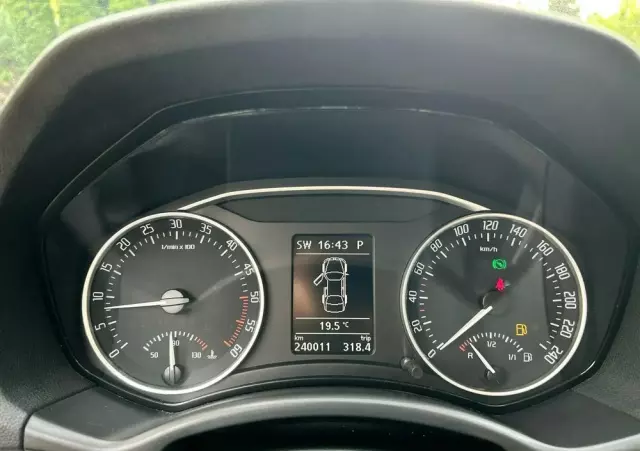 SKODA Octavia 1.6 TDI Ambition DSG