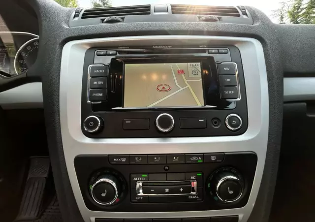 SKODA Octavia 1.6 TDI Ambition DSG