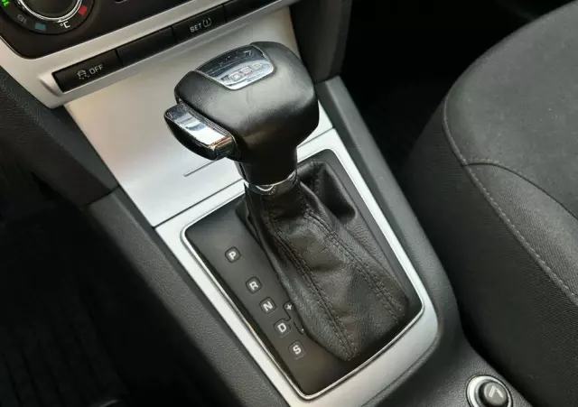 SKODA Octavia 1.6 TDI Ambition DSG