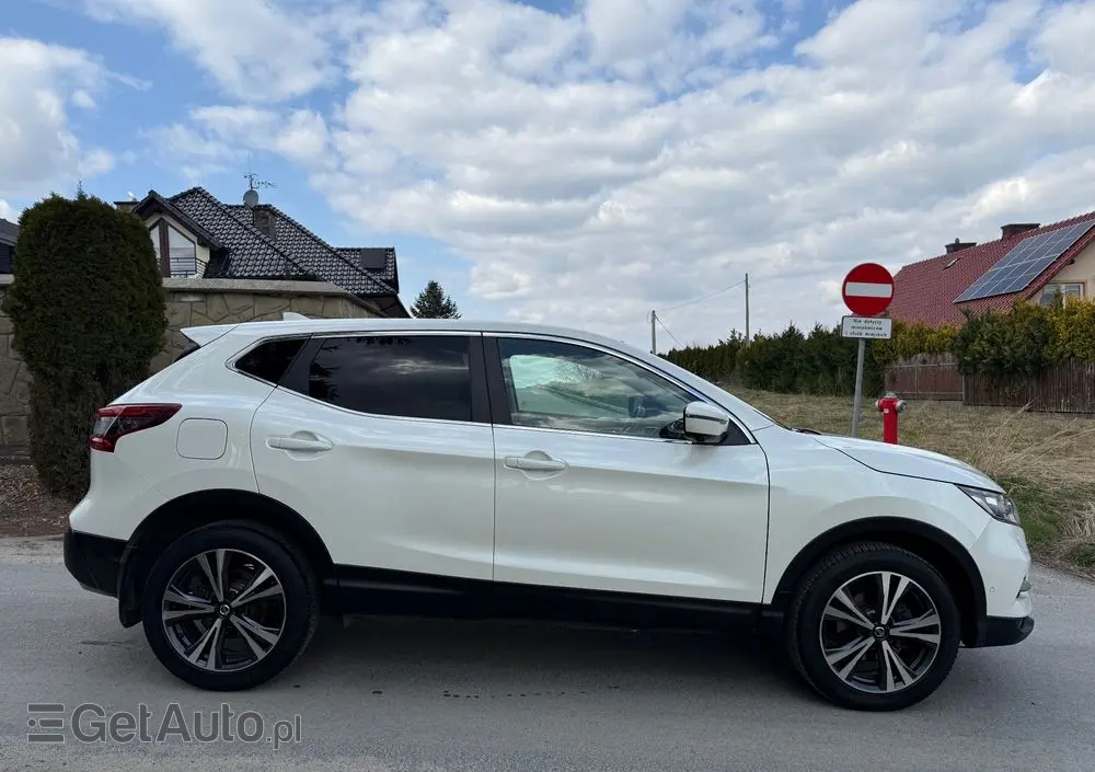 NISSAN Qashqai 1.3 DIG-T Tekna