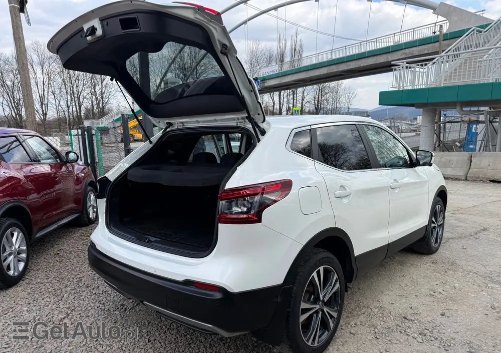 NISSAN Qashqai 1.3 DIG-T Tekna