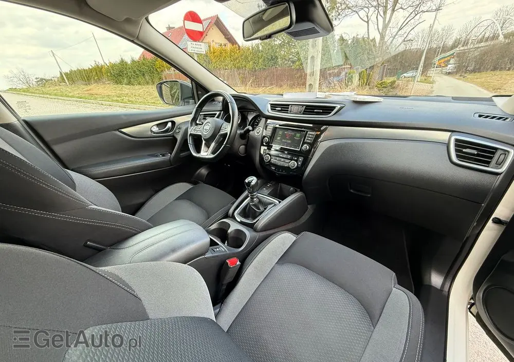 NISSAN Qashqai 1.3 DIG-T Tekna