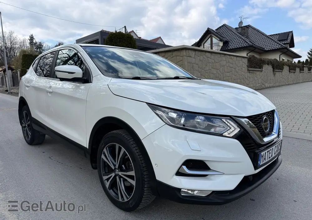 NISSAN Qashqai 1.3 DIG-T Tekna