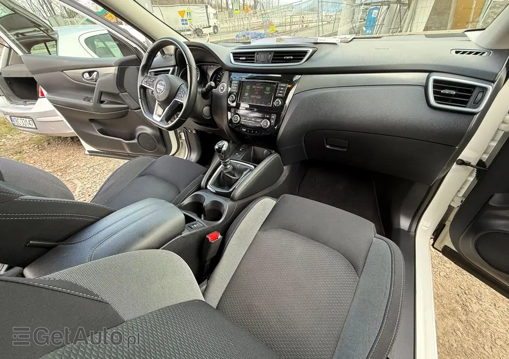 NISSAN Qashqai 1.3 DIG-T Tekna