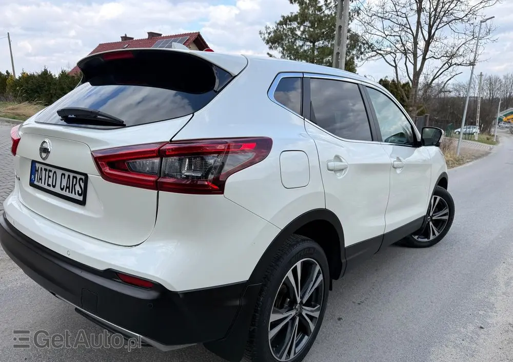 NISSAN Qashqai 1.3 DIG-T Tekna
