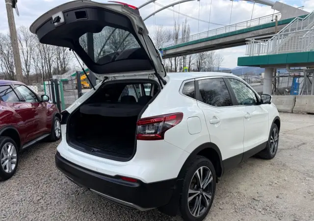 NISSAN Qashqai 1.3 DIG-T Tekna